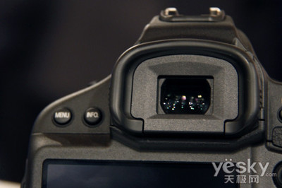 旗舰之上 顶级全画幅佳能EOS-1D X现场信息面板深度抢评